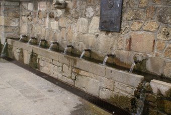 FONTAINE A L'ENTREE DE ALDANUEVA LA VERA