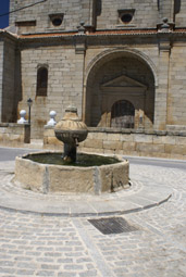 FONTAINE DE NAVAMORCUENDE