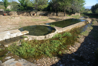 FONTAINE DE SERREJON