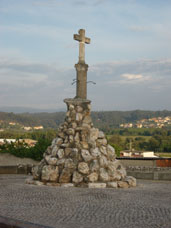 VUE DU PARVIS DE L EGLISE