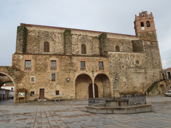 PALAIS EPISCOPAL ET EGLISE