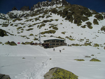 REFUGE ELOLA