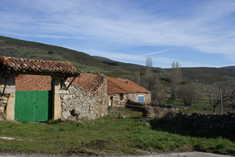 SAI NT MARTIN DE LA VEGA D'ALBERCHE FERME TYPIQUE