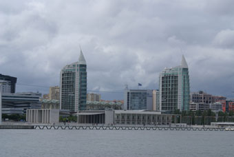 VUE SUR LE PARC DES NATION AVEC LES DEUX TOURS