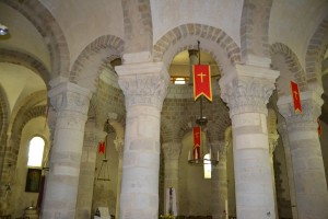 La rotonde à 11 colonnes représentant les 11 apôtres après le départ de Judas