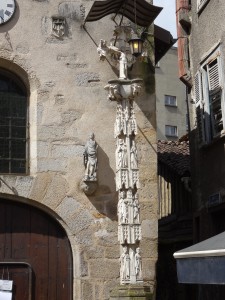 Détail du calvaire devant la chapelle