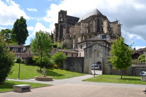 Vue arrière de la cathédrale